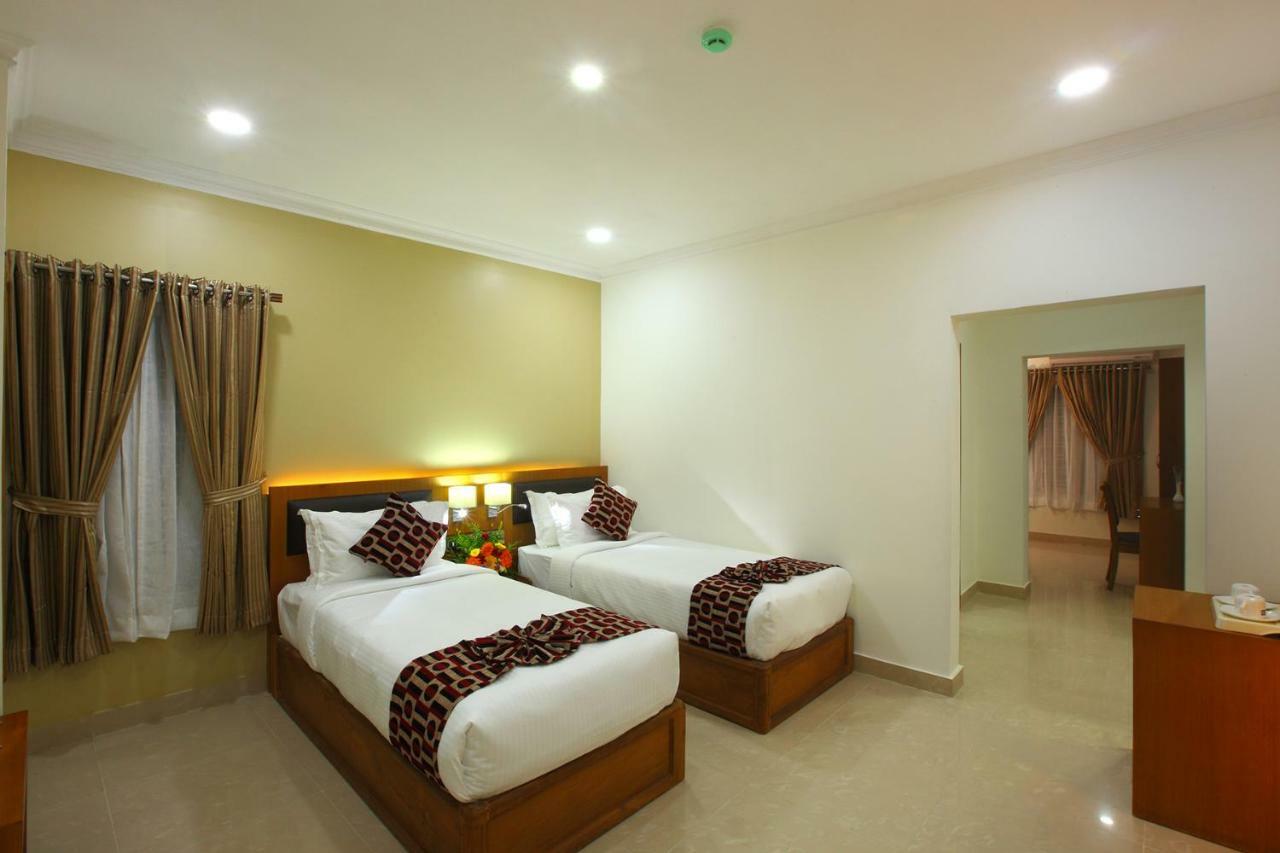 Hotel Rohini International Kallār Extérieur photo