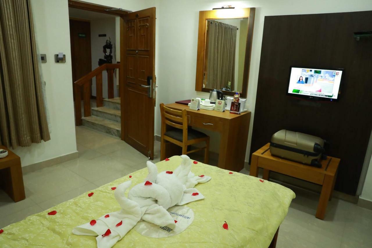 Hotel Rohini International Kallār Extérieur photo