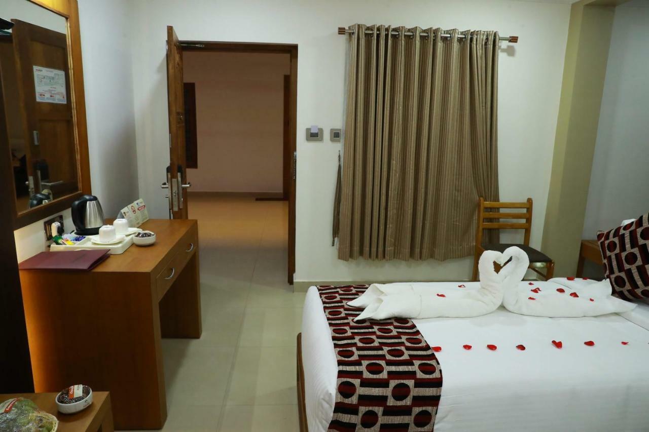 Hotel Rohini International Kallār Extérieur photo